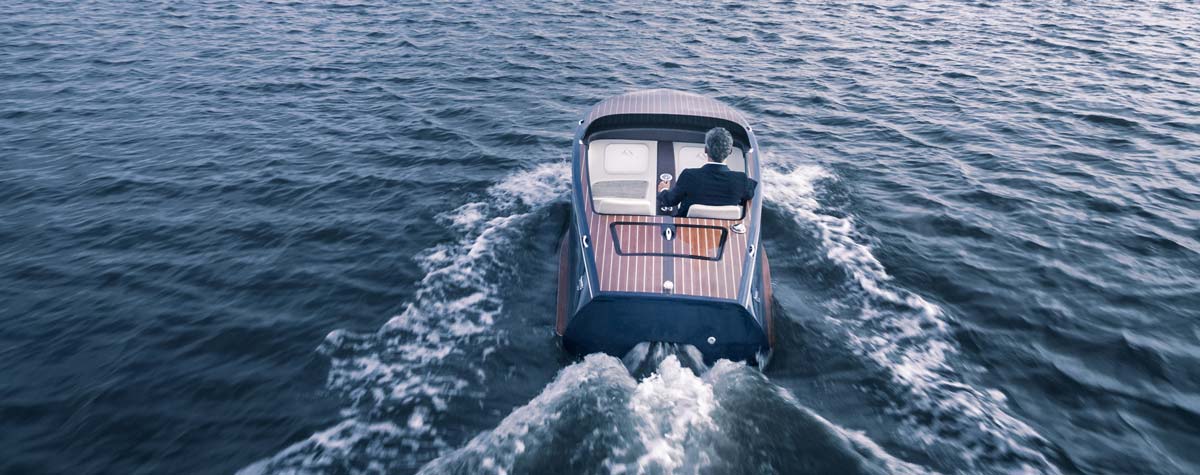 ARTRAVEL - "BATEAUX ÉLECTRIQUES RUNABOUTS"